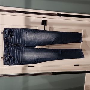 AE High rise jeggings in medium wash. Size 14 regular.